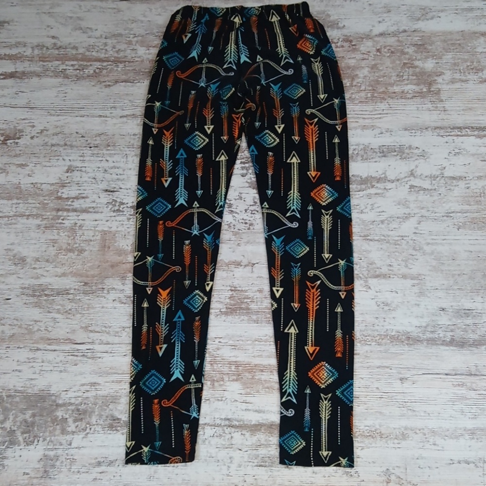 Hot Kiss Bow and Arrow Printed Leggings - Picture 7 of 8